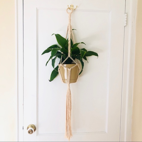 🎉Host Pick🎉 Macrame Plant Hanger - Picture 2 of 5